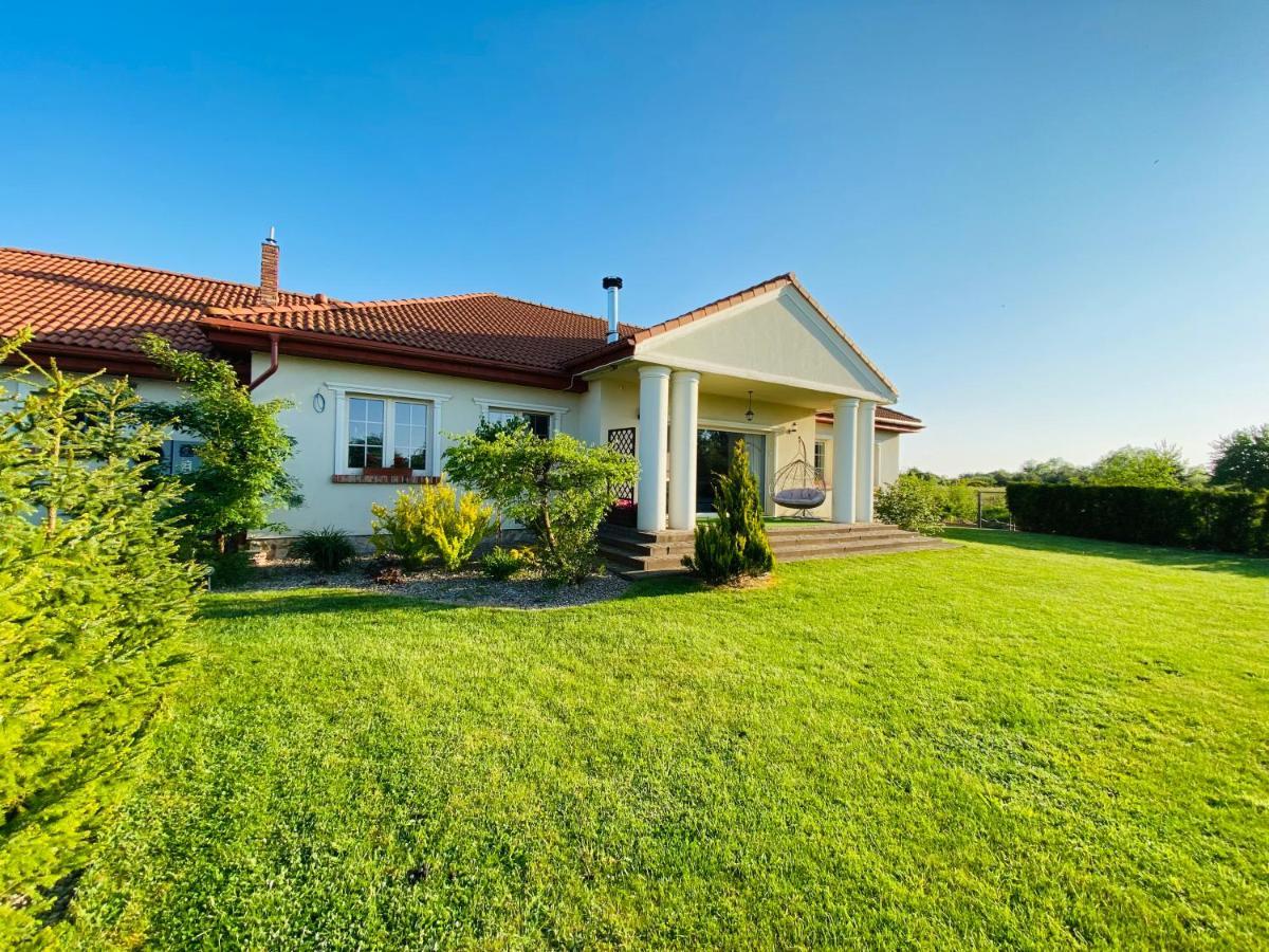 Siedlisko Wytowno Villa Ustka Luaran gambar
